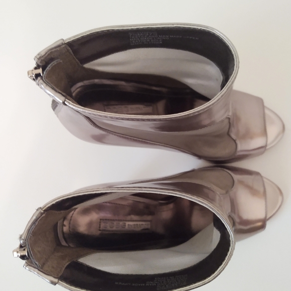 BCBGENERATION Pink Gold Metallic Zip 4" Heel Ankle Boots sz 7.5 M - Picture 5 of 15